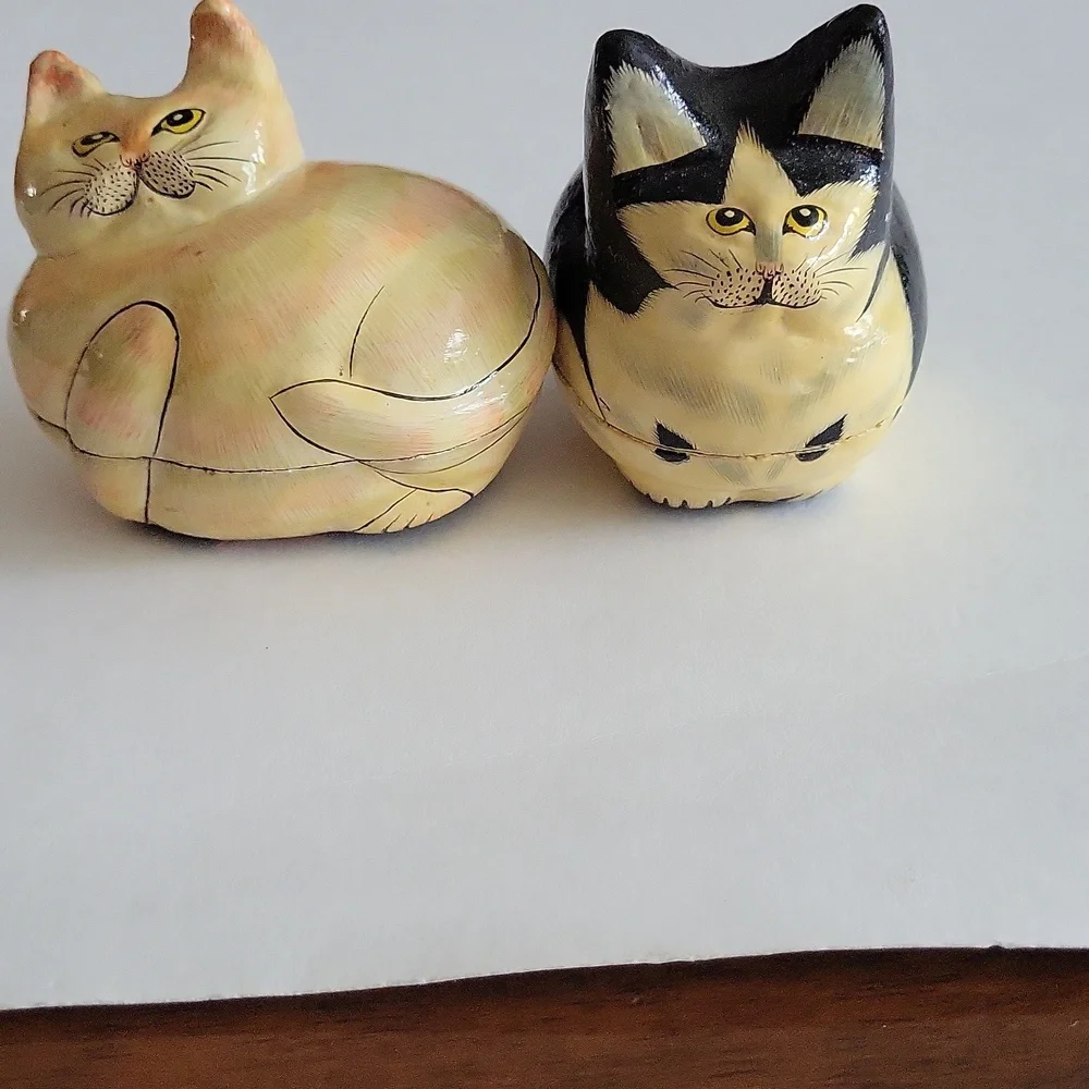 Artisan Cat Figurines - Black and Cream